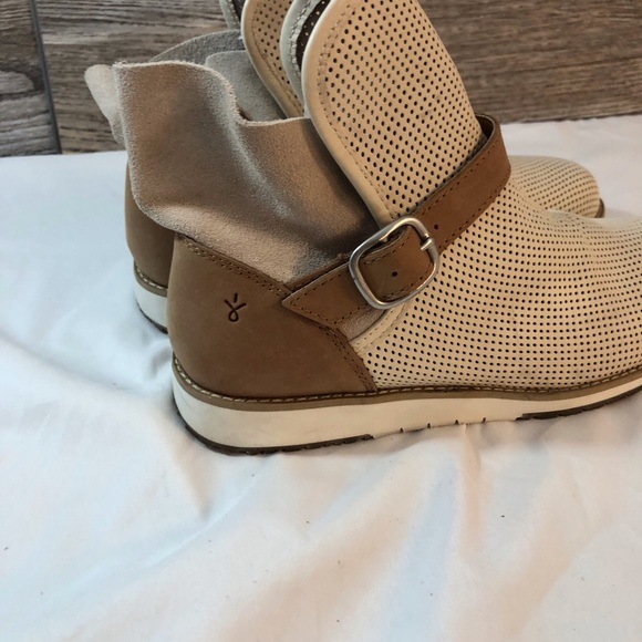 EMU Australia Women’s Suede Fabric Perforated Lightweight Booties SZ 8/8.5 Ankle - Picture 15 of 16